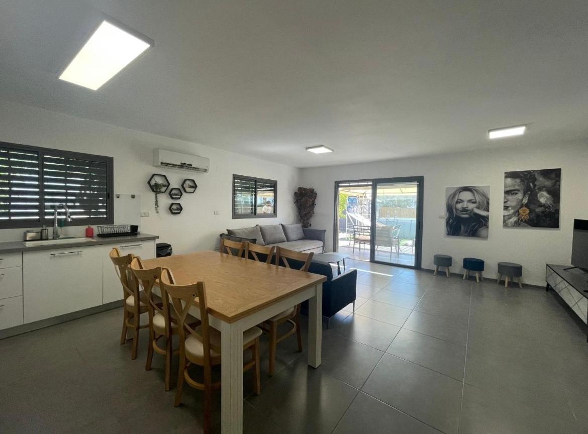 סוויטת עלית בריכה מחוממת Villa Poriyya Exteriör bild